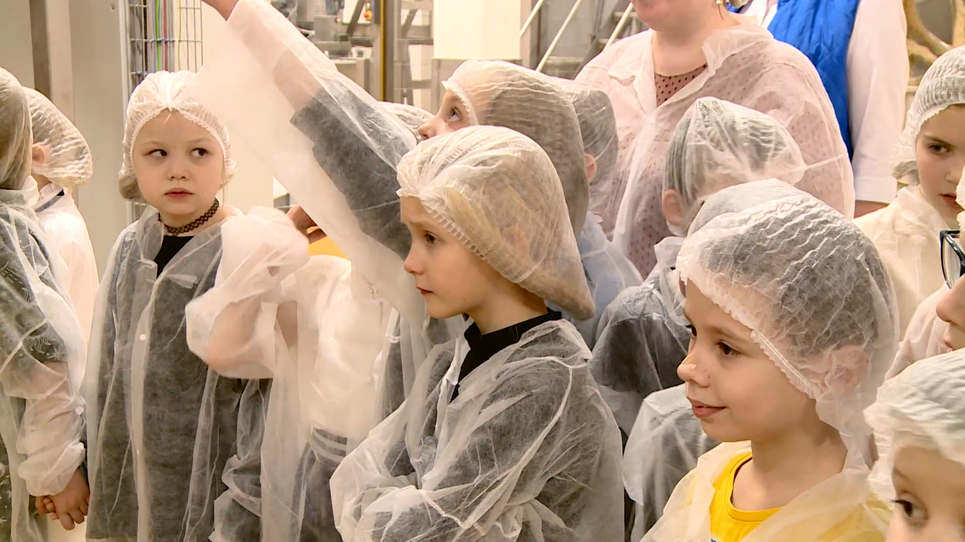 Победители проекта «Верный отличник» посетили хлебокомбинат «СМАК»